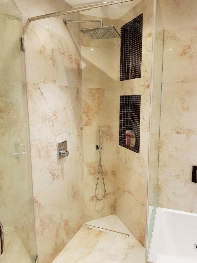 Heart Of Knightsbridge - Stunning Air Conditioned Apartment - 1 Minute Walk From Harrods Londyn Zewnętrze zdjęcie